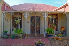 Front detail of lodge